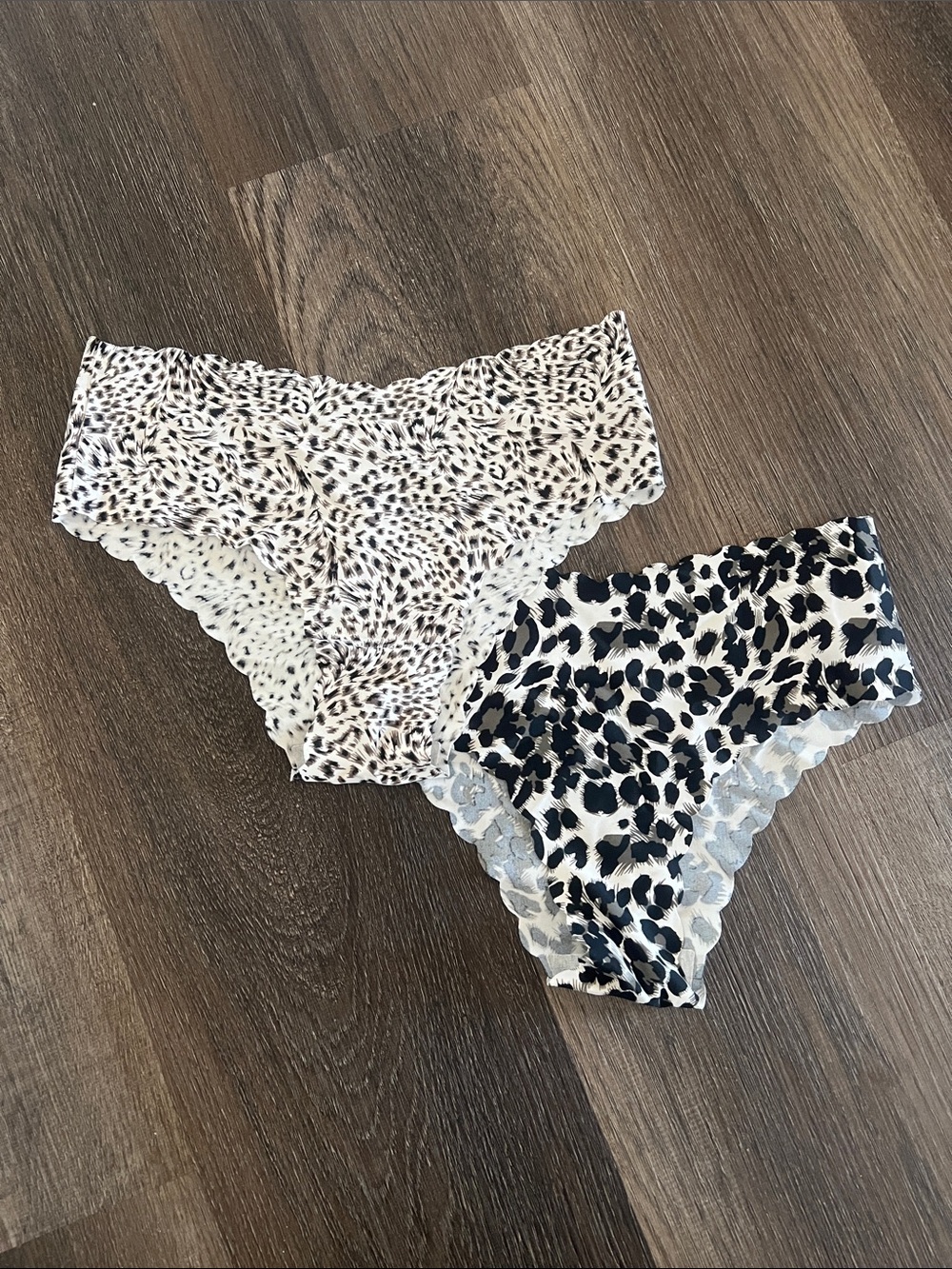 (13) New Leopard Print Seamless Lace Bikini Bottoms - Black & Cream